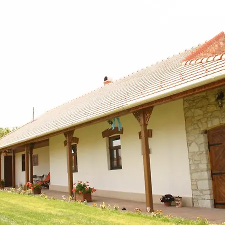 Guest house Tulipanos Vendeghaz Golop